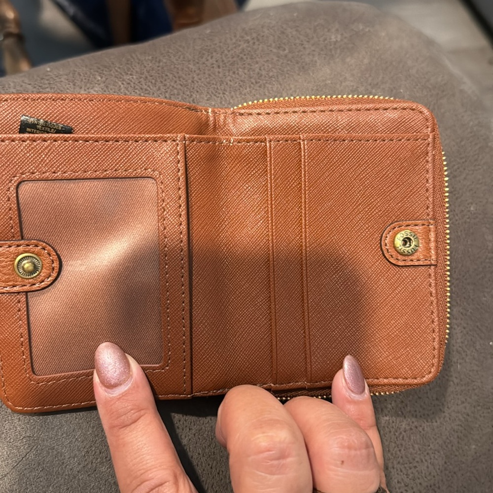 Fossil floral print wallet. - Picture 4 of 5